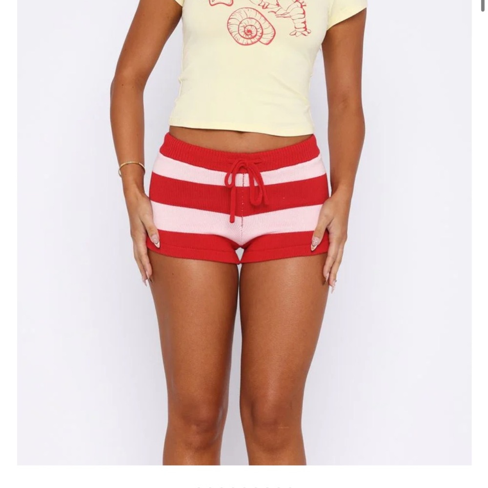 White fox chill day knit shorts red/pink stripe